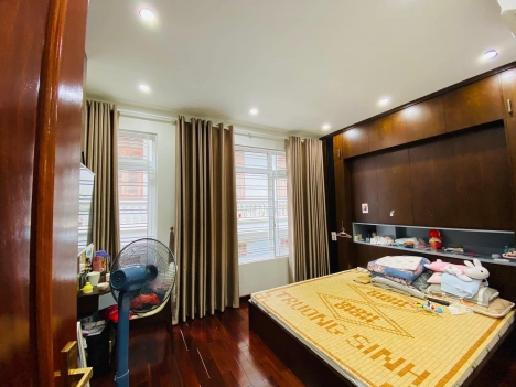 Bán nhà Hoàng Sâm-Hoàng Quốc Việt phân lô-ô tô tránh-56m2x5T,10.1tỷ