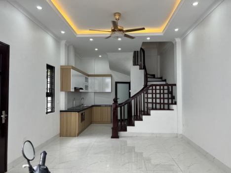 LÔ GÓC, NHÀ MỚI Ở LUÔN, VỊ TRÍ ĐẸP, Ô TÔ- NGỌC THỤY 55M2, 3 TẦNG-3,8 TỶ