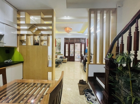 CẦN BÁN NHÀ NGUYỄN TRÃI 42M2*4 TẦNG, MT 4M, NGÕ BA GÁC, GẦN PHỐ, NHỈNH 4 TỶ.