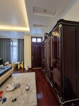 Biệt thự TÔ NGỌC VÂN 295m x 4 tầng, MT14m, giá 49 tỷ.