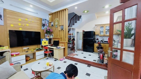 Bán nhà riêng Mỹ Đình. Lô Góc, Gần Ô tô. DT 34,2m x 5T chỉ 4,2 tỷ. sẵn dọn Vali ở Luôn.