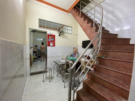 Giáp Bình Tân, Q6_Nhà Lý Thánh Tông Q.Tân Phú_43m2, 3 tầng, 3.2m x 13m, chỉ 3. tỷ hơn.