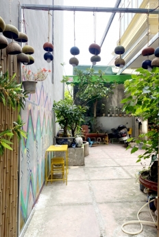 Bán nhà Lạc Long Quân, ngõ thông Trịnh Công Sơn Dt 110m2, 3T, giá đầu tư 11,2 tỷ.