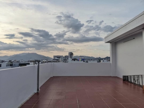 Bán Căn Góc thích Quãng Đức Nha Trang , Khu VỰC kinh doanh Sầm uất . Tương lai phát triển rất mạnh