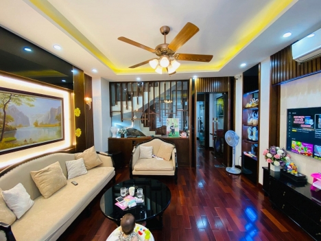 Bán nhà Hoàng Sâm-Hoàng Quốc Việt phân lô-ô tô tránh-56m2x5T,10.1tỷ