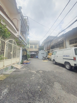 Bán nhà chính chủ Lò Gốm 4x17 x 3 tầng Ô tô đỗ cửa chỉ 7.3 tỷ