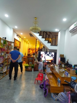 MẶT TIỀN TRẦN THỦ ĐỘ KD ĐA NGÀNH, GẦN NGUYỄN SƠN, FULL NỘI THẤT CAO CẤP, SỔ NỞ HẬU TÀI LỘC, NHÀ MỚI