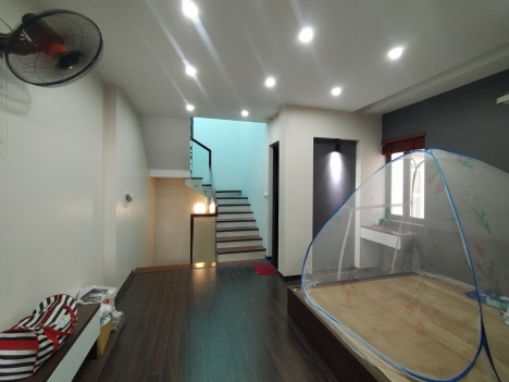 Nhà đẹp dân xây phố Thạch Bàn, lô góc, ô tô, kinh doanh sầm uất.