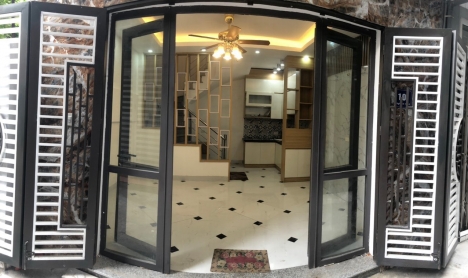 HOA HẬU PHỐ CỰ LỘC, Thanh Xuân, 33m, 5 tầng, chỉ 1 căn duy nhất, ô tô, kinh doanh, nhỉnh 4 tỷ. lhcc