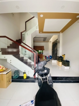 1. Bán nhà Hẻm KD 8m Lê Văn Việt quận 9. 4x19m2 TN 10tr, sổ vuông. 4.x tỷ TL.