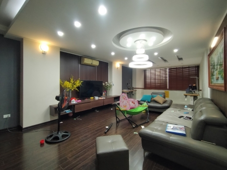 Nhà đẹp dân xây phố Thạch Bàn, lô góc, ô tô, kinh doanh sầm uất.