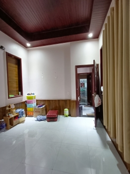 Bán nhà mặt tiền đường Đông Tác Dĩ An Bình Dương mới đẹp 180m2 giá 8.8 tỷ TL