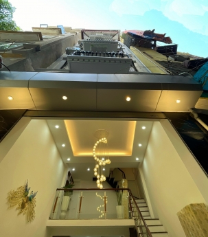 Nhà Phùng Khoang Triều Khúc Q. Thanh Xuân ô tô gần phố 40m2 x 5 tầng 4.4 tỷ