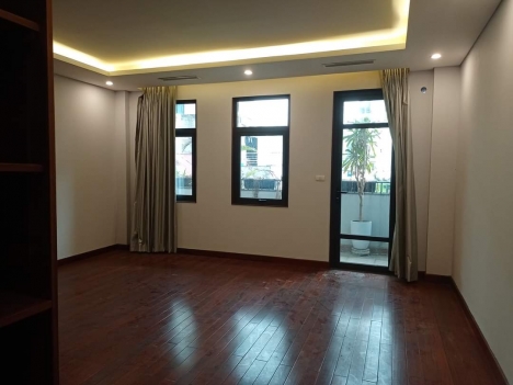 Cực hiếm MẶT PHỐ, Hàng Bài 250 m x 6 tầng, MT5,9 m, giá 169 tỷ