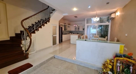 Biệt thự mặt phố Xuân Diệu 140m x 5 tầng, MT11m, giá 43 tỷ.