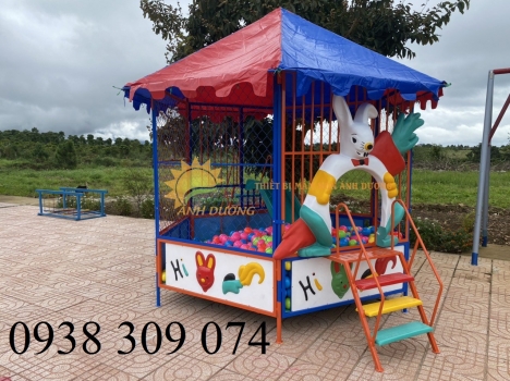 Nhà banh ngoài trời có mái che dành cho bé