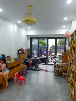 MẶT TIỀN TRẦN THỦ ĐỘ KD ĐA NGÀNH, GẦN NGUYỄN SƠN, FULL NỘI THẤT CAO CẤP, SỔ NỞ HẬU TÀI LỘC, NHÀ MỚI