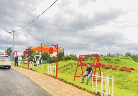 Cần bán 174m2 đất thổ cư sổ sẵn sang tên ngay giá 1.2 tỷ. Có vườn sầu riên trên đất