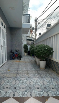 Bán Biệt thự Mini Thạnh Lộc ,Quận 12- 210m2- ngang 17m- 3 tầng rất đẹp