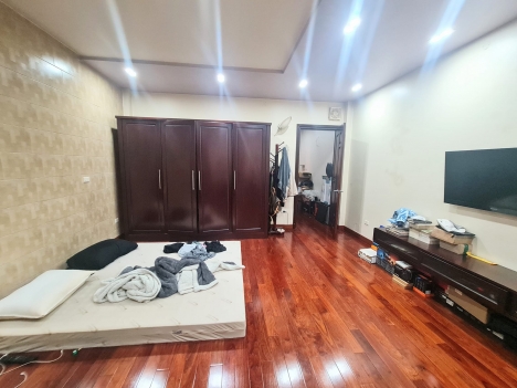 Bán NHà Riêng Tại Đường Nguyễn Trãi S76m_MT6m_9.5 tỷ Lô Góc, Ô Tô, KD