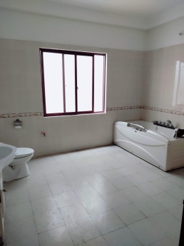 PHÂN LÔ GIẾNG SEN,KHÔNG LỖI PHONG THỦY , 6 TẦNG THANG MÁY , 50M SỔ
