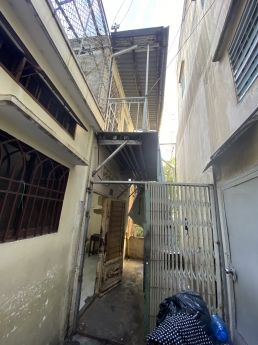 Bán nhà 1 gác gỗ suốt hẻm 947 CMT8 Tân Bình DT đất 36m2