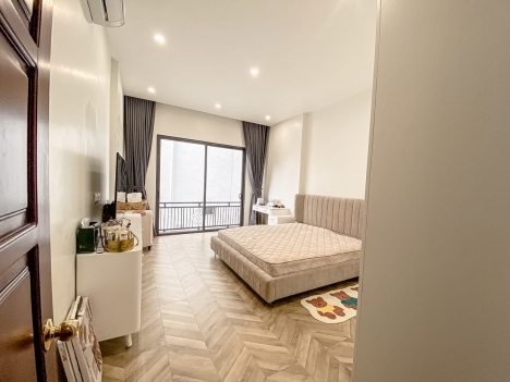 HIẾM, Đống Đa,Biệt Thự Mini,60m Oto tránh,Trước nhà 4M, 2 Thoáng,56m chỉ 4,95 tỷ