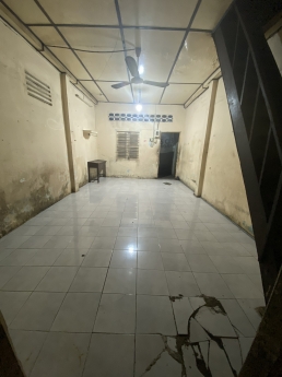 Bán nhà 1 gác gỗ suốt hẻm 947 CMT8 Tân Bình DT đất 36m2