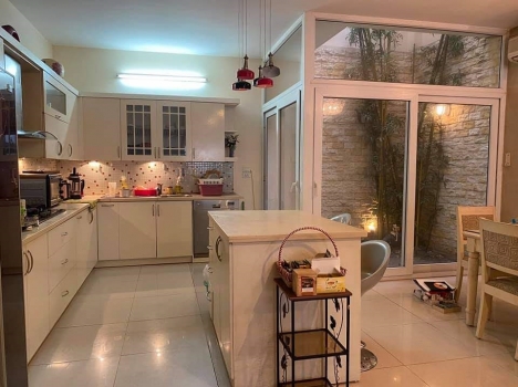 Biệt thự mặt phố Xuân Diệu 140m x 5 tầng, MT11m, giá 43 tỷ.