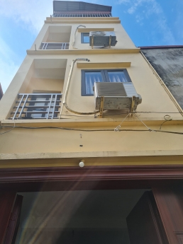 BÁN NHÀ BẮC CẦU - NGỌC THỤY - LONG BIÊN - Ô TÔ ĐỖ CỔNG - DT 31 M2 X 4T - giá 2,7 tỷ -