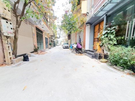 Bán nhà Lk Tư Đình - Cổ Linh - Long Biên 55m2 ô tô vào nhà, thang máy, 5PN chỉ 6.2 tỷ