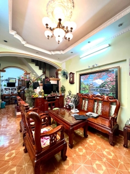 Bán Nhà Thái Thịnh Đống Đa Thái Hà.Lô Góc Oto,Kinh doanh.45m2 5 tầng Mặt 5.5m.Gias7.5ty