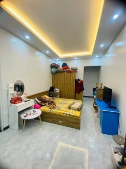 Bán nhà trong số 8 ngõ 90 đường Thịnh Quang,Đống Đa,51m2,4 tầng,lô góc,ở ngay cực thích,giá bán chỉ