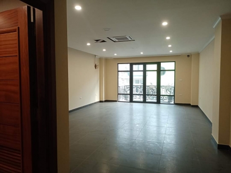 Cực hiếm MẶT PHỐ, Hàng Bài 250 m x 6 tầng, MT5,9 m, giá 169 tỷ