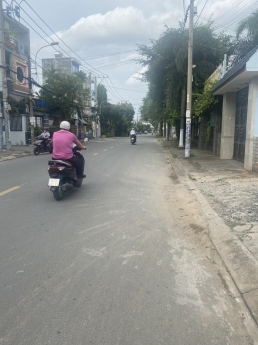 1. Bán nhà Hẻm KD 8m Lê Văn Việt quận 9. 4x19m2 TN 10tr, sổ vuông. 4.x tỷ TL.