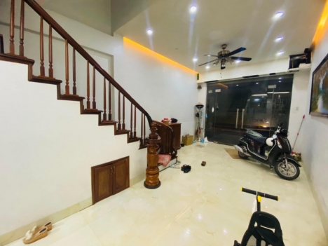 Chủ bán nhà phố Khương Đình 44M2 *4 tầng, MT 4M, LÔ GÓC, ngõ rộng GẦN PHỐ, nhỉnh 4 tỷ.