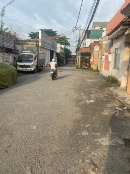 Bán nhà 4.3x20m HXH tránh 8m sát mặt tiền Tam Bình Thủ Đức chỉ 4 tỷ TL.