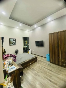 Bán nhà trong số 8 ngõ 90 đường Thịnh Quang,Đống Đa,51m2,4 tầng,lô góc,ở ngay cực thích,giá bán chỉ