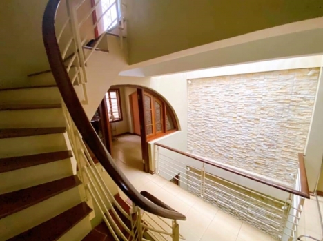 LÔ GÓC, Ô Tô, Trích Sài 88 m x 5 tầng, MT 6m, giá 13 tỷ.