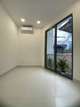 Bình Thạnh , Lê Quang Định , 3 Tầng BTCT mới , cách 1 căn ra HXH thông thương , chỉ 2tyx.