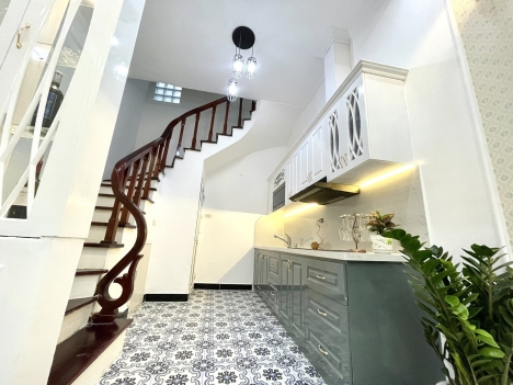 Nhà Khương Trung p/lô ô tô, nội thất Châu Âu, dt 32m2x5t, mt 3.5m, nhỉnh 4 tỷ.