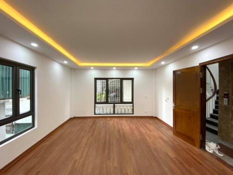 Bán nhà Lk Tư Đình - Cổ Linh - Long Biên 55m2 ô tô vào nhà, thang máy, 5PN chỉ 6.2 tỷ