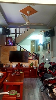 Gấp bán nhà HXH Q. Tân Phú sát Mặt tiền Tân Kỳ Tân Quý 50m2 nhỉnh 3 tỷ.