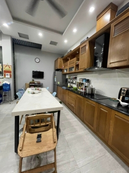 BÁN NHÀ PHÚ NHUẬN - DT KHỦNG -NGANG 4.5M-KHU VIP-GIÁ NHỈNH 15 TỶ.