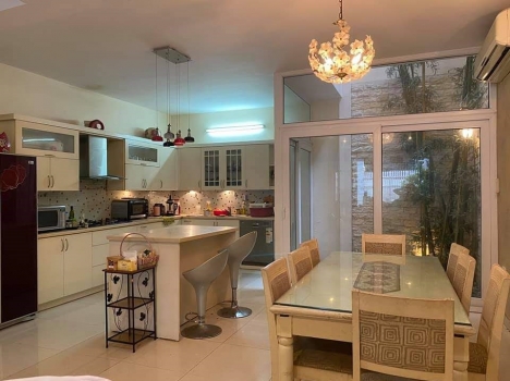 Biệt thự mặt phố Xuân Diệu 140m x 5 tầng, MT11m, giá 43 tỷ.