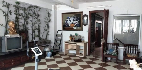 Nhà đẹp MẶT PHỐ Nghi Tàm 129m x 4 tầng, MT 7.5m, giá 25 tỷ.