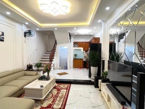 Bán nhà Minh Khai, 39m, NGÕ SH ĐUA, TẶNG NỘI THẤT, SANG TÊN, Nhỉnh 3 Tỷ