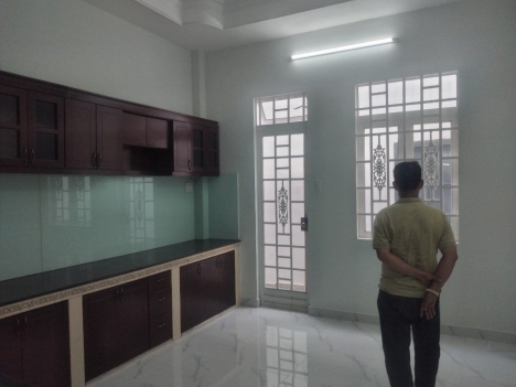 TRẦN KẾ XƯƠNG - GIÁP CÔNG VIÊN PHÚ NHUẬN - NHÀ 4 TẦNG NỞ HẬU - HẺM XE HƠI - 10 TỶ