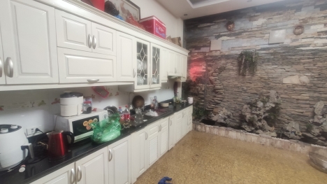 Nhà phố Nguyễn Văn Cừ, Vị trí Đẹp, Diện tich lớn, Mặt tiền rộng - Ở Sướng.