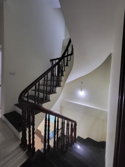 Chính chủ cần tiền bán gấp nhà phân lô khu Ngô Thì Nhậm, Hà Đông, 40m2, 5 tầng, mt 4m, kinh doanh